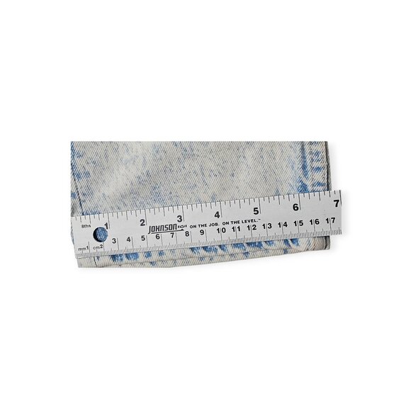 Vintage Levi's W26 L30 Acid Wash Jeans - High Rise 501s (Estimated) - Picture 5 of 11